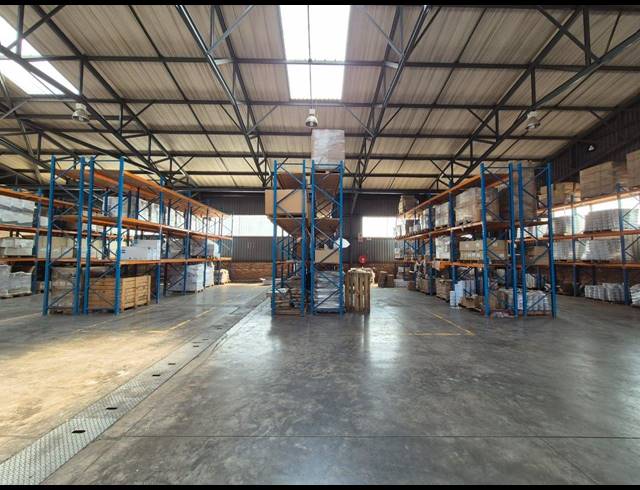 1,586M² WAREHOUSE TO LET IN ROODEKOP